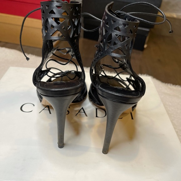 Heels - Picture 4 of 6